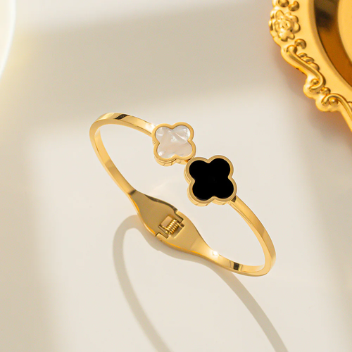 Black And White Clover Bracelet Gold