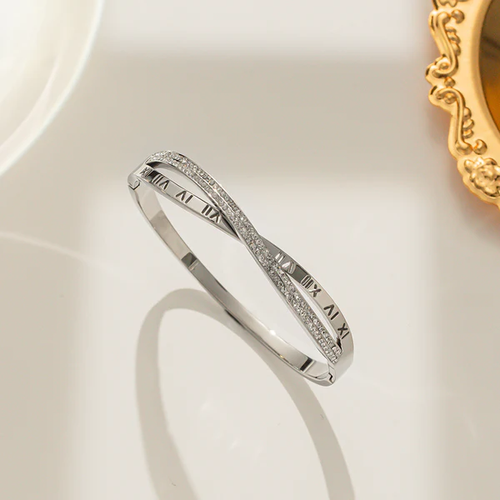 Category: Bracelets Metal: Titanium steel Plating: 18K gold plated, electroplating Pattern: round Style: Korean Weight: 20g