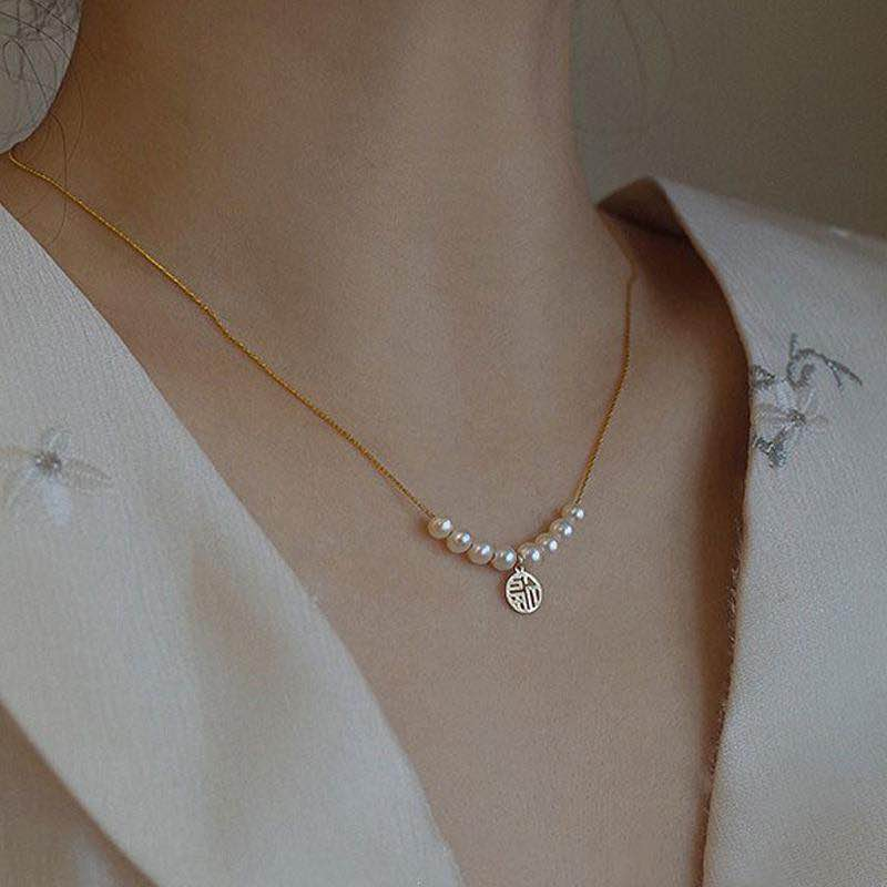 elegant necklace